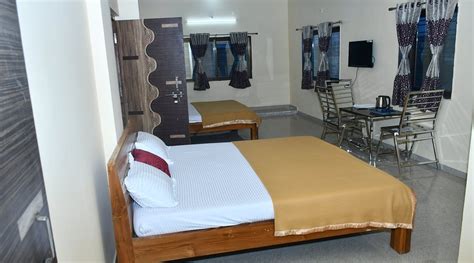 HOTEL JAY MALHAR AND LODGING (Igatpuri, Maharashtra) - Hotel Reviews ...