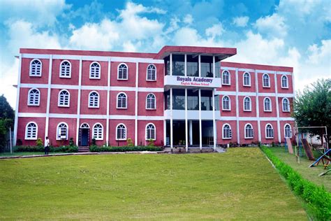Royal Academy | English Medium School,Sultanpur