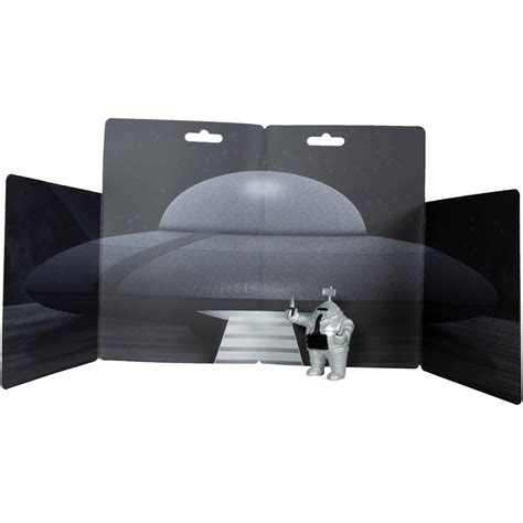 The Twilight Zone The Invaders Invader with Diorama 3 3/4-Inch Figure ...