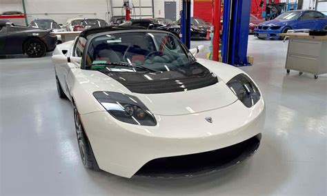 Tesla Roadster con 61 km a subasta: el más impoluto de la primera generación
