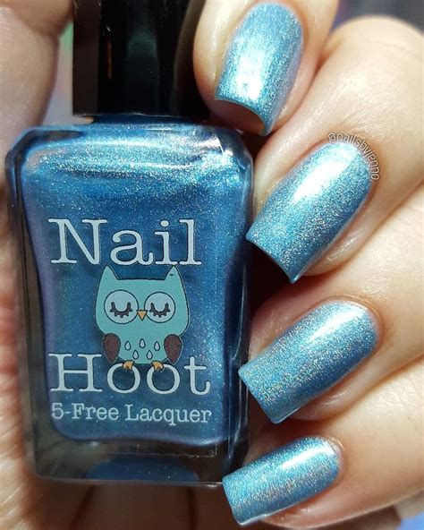 aquamarine nail polish