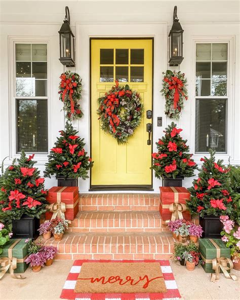 Christmas Front Door Displays 27 Outdoor Holiday Decoration Ideas For