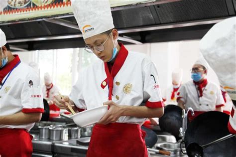 厨师培训班教学模式是怎样的_杭州新东方烹饪学校官方网站