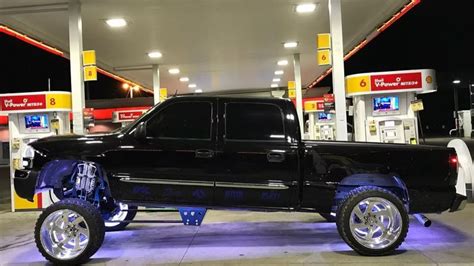 Squatted Truck Wallpapers - Top Free Squatted Truck Backgrounds - WallpaperAccess