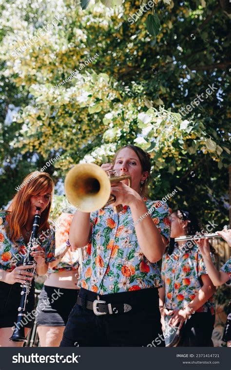 Country Folk 的图像结果