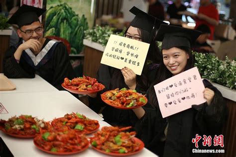南京高校特色龙虾“留住毕业生的胃”_新闻中心_中国网