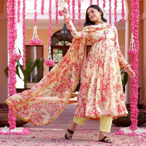 Yellow floral set – Kameez.co