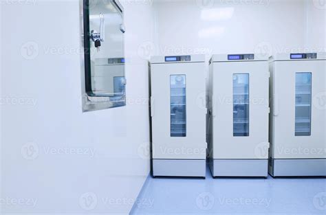 Laboratory Outside View 的图像结果