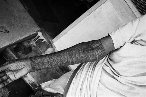 Body markings of the Santhals of Deosri – puberun blackmarket