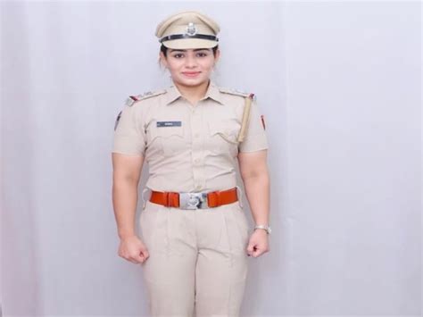 Naina kanwal rajasthan police inspector instagram star arrested by ...