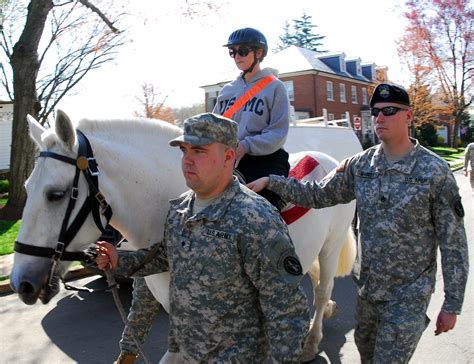 Caisson Platoon helping Wounded Warriors | Article | The United States Army