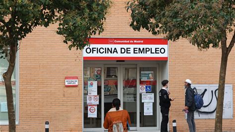 El SEPE ofrece empleo en Alicante y sueldos de hasta 37.000 euros: así ...
