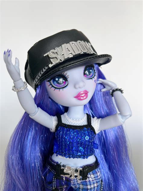 Uma is such a doll 💙💜🖤 : r/RainbowHigh