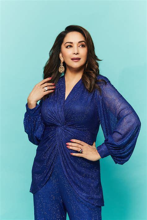 Madhuri Dixit in Dazzling Regal Glamour – ITRH Clothings Pvt. Ltd