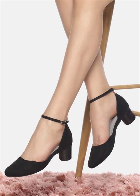 Get Textured Closed Toe Detail Suede Block Heels at ₹ 1484 | LBB Shop