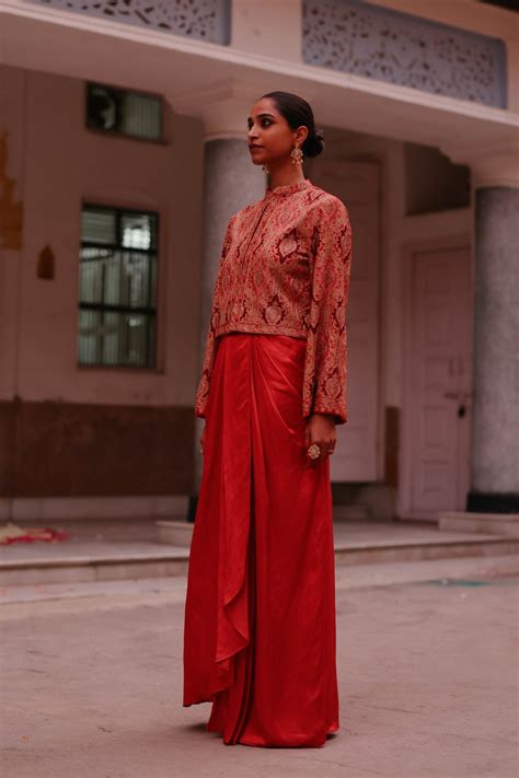 Elevate Your Cocktail Party Look: Capes and Jackets from Inching India ...