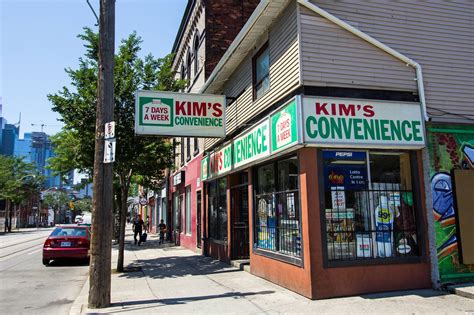 Kim Convenience Store 的图像结果