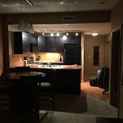SASSO BY OHOTELSUITES (Calgary, Alberta) - Apartment Reviews & Photos ...