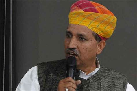 Congress troubled over Rafale as Vadra's aide wasn't made middleman ...