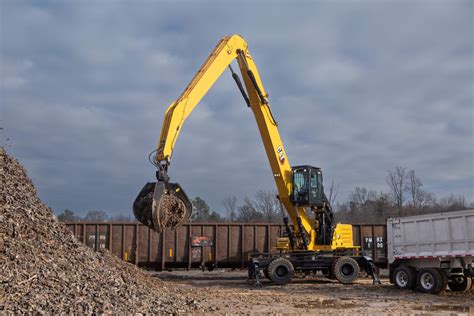 Caterpillar’s new material handler balances power and efficiency