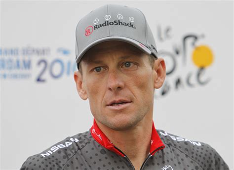 Lance Armstrong announces the end of his alcohol addiction: "A year ago today, I decided it was ...