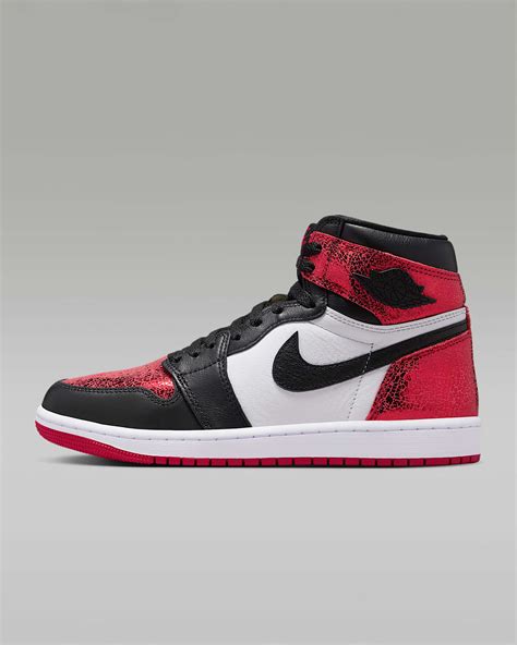 Air Jordan 1 Retro High OG Women's Shoes. Nike IE