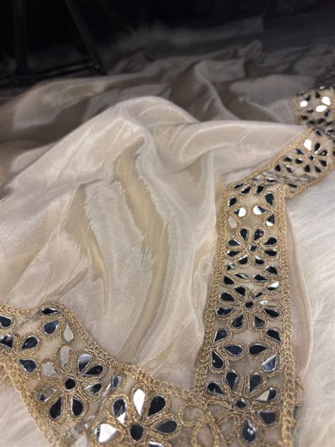 Zarqash Glow Shehzadi Mirror Saree In Ultra Soft Pure Tissue Silk ...