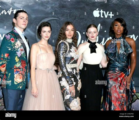 LOS ANGELES - NOV 1: Adrian Blake Enscoe, Ella Hunt, Hailee Steinfeld ...