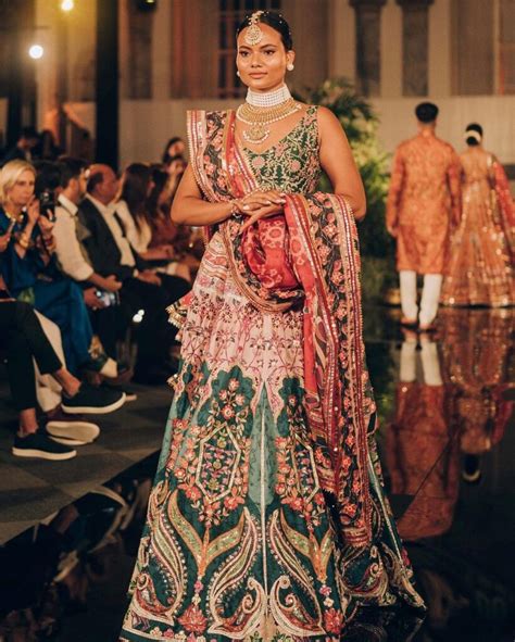 South Asian New York Fashion Week (SANYFW) Kicks Off With A Bang - DissDash