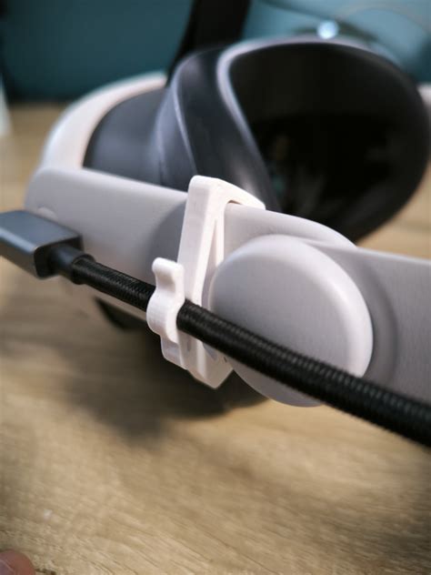 Meta Quest 3 USB-C cable holder for KIWI Comfort Head Strap by MarkG ...