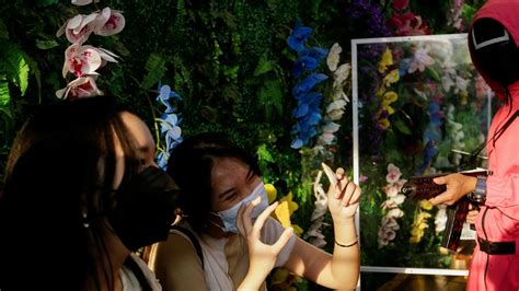 After 230,000% gain, Squid Game is Memecoin warning post-crash | Tech ...