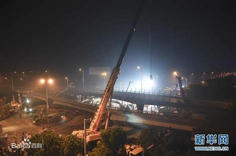 无锡高架桥侧翻事故致3人死亡_图片频道_新华网