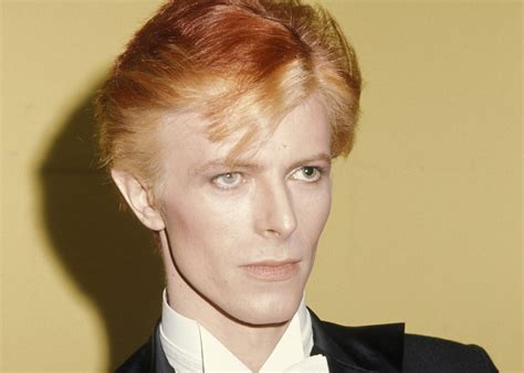 The story behind David Bowie's unusual eyes.