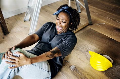 Falling Down While Pregnant | Pregnancy Fall - What To Do? – Bellefit ...