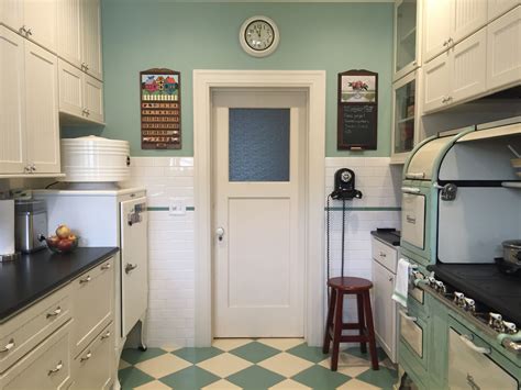 What Did A Kitchen Look Like In 1920 at Regina Tate blog