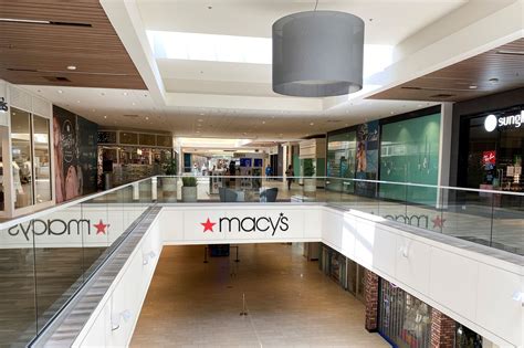 mall hours