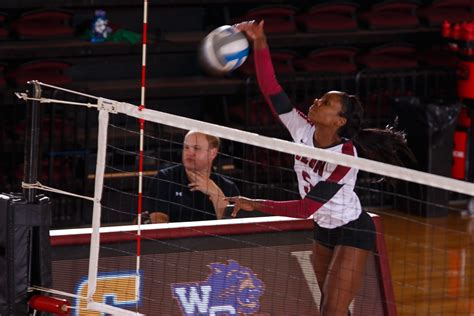 Danielle Smith, an #Elon women's volleyball right side/outside hitter ...