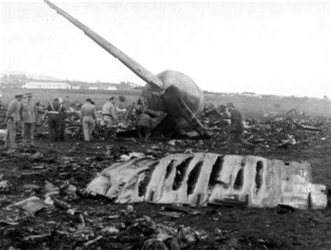 图文：中新社2002年照片 国航空难