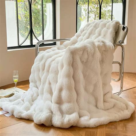 DREAMLANDING Faux Rabbit Fur Luxury Plush Sherpa Throw Blanket ...