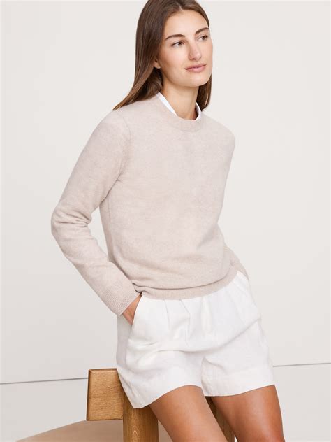 Lightweight Cashmere Crew-Neck Sweater | Banana Republic