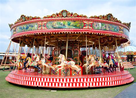 Carousel Using HTML and CSS 的图像结果