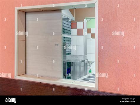 Busy Restaurant Kitchen Window 的图像结果