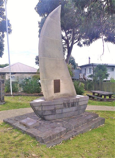 SUNNYMEAD HOTEL (Aireys Inlet) - Inn Reviews, Photos, Rate Comparison ...