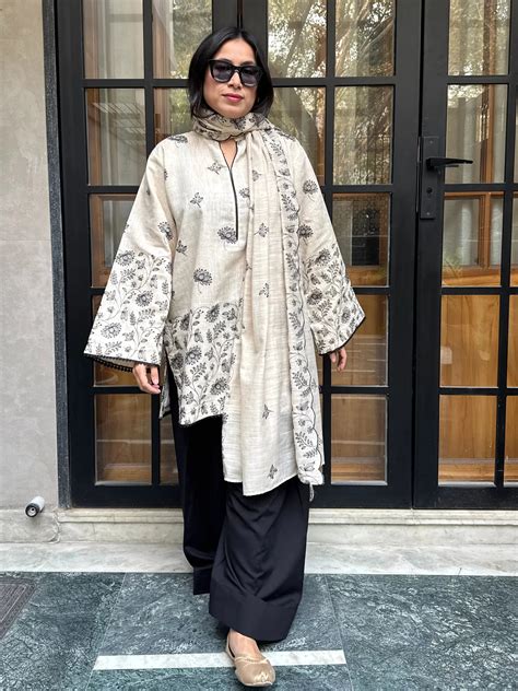 Designer Pakistani Kurta Set for Women & Ethnic Suits | Pyoor
