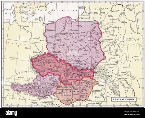 Vintage map europe 1930s hi-res stock photography and images - Alamy