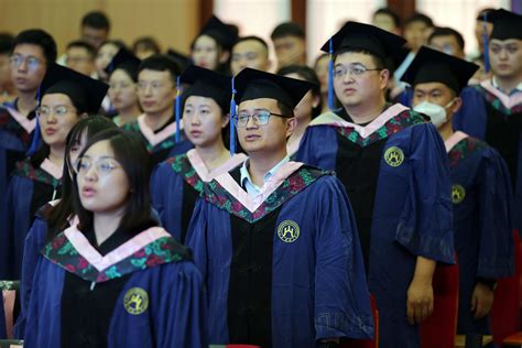 东南大学举行2018年第二期研究生毕业典礼暨学位授予仪式