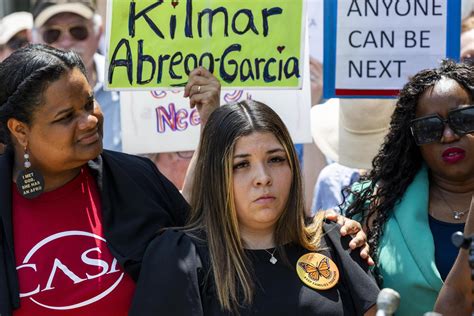 Juez ordena mantener en prisión al salvadoreño Ábrego García para ...