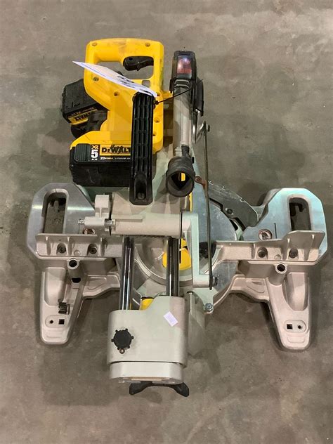 DEWALT DCS361 7-1/4" CORDLESS 20V SLIDING COMPOUND MITRE SAW WITH ...