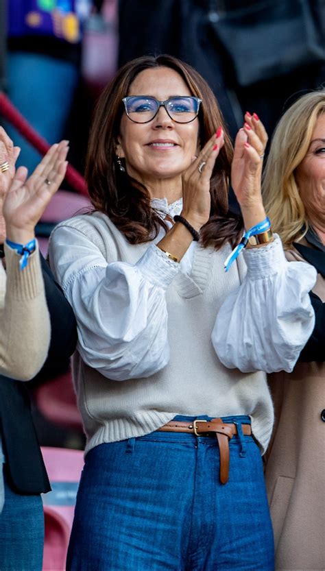 Pin by Ashley Holloway on Style | Princess mary, Fashion, Crown ...