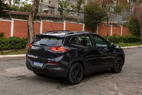 Tracker RS x Renegade Longitude: SUVs de personalidade. Qual é melhor?